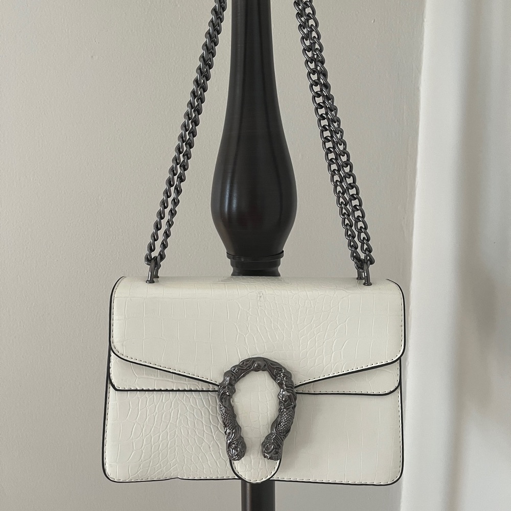 Stylish White Croc-Embossed Shoulder Bag